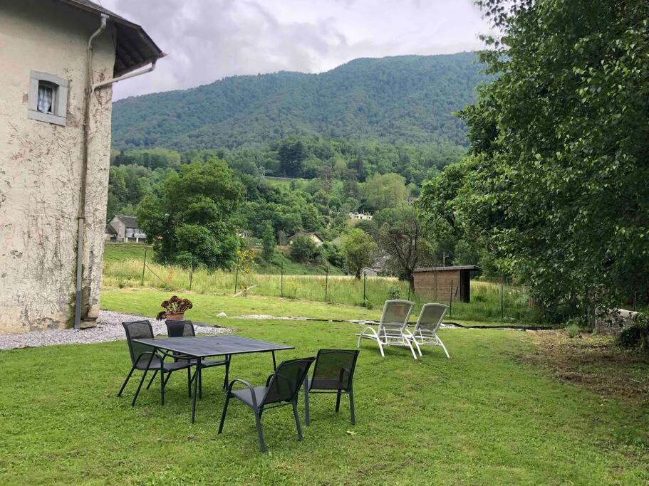 Au Bord Du Gave Apartment Laruns Bagian luar foto