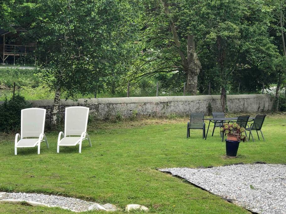 Au Bord Du Gave Apartment Laruns Bagian luar foto