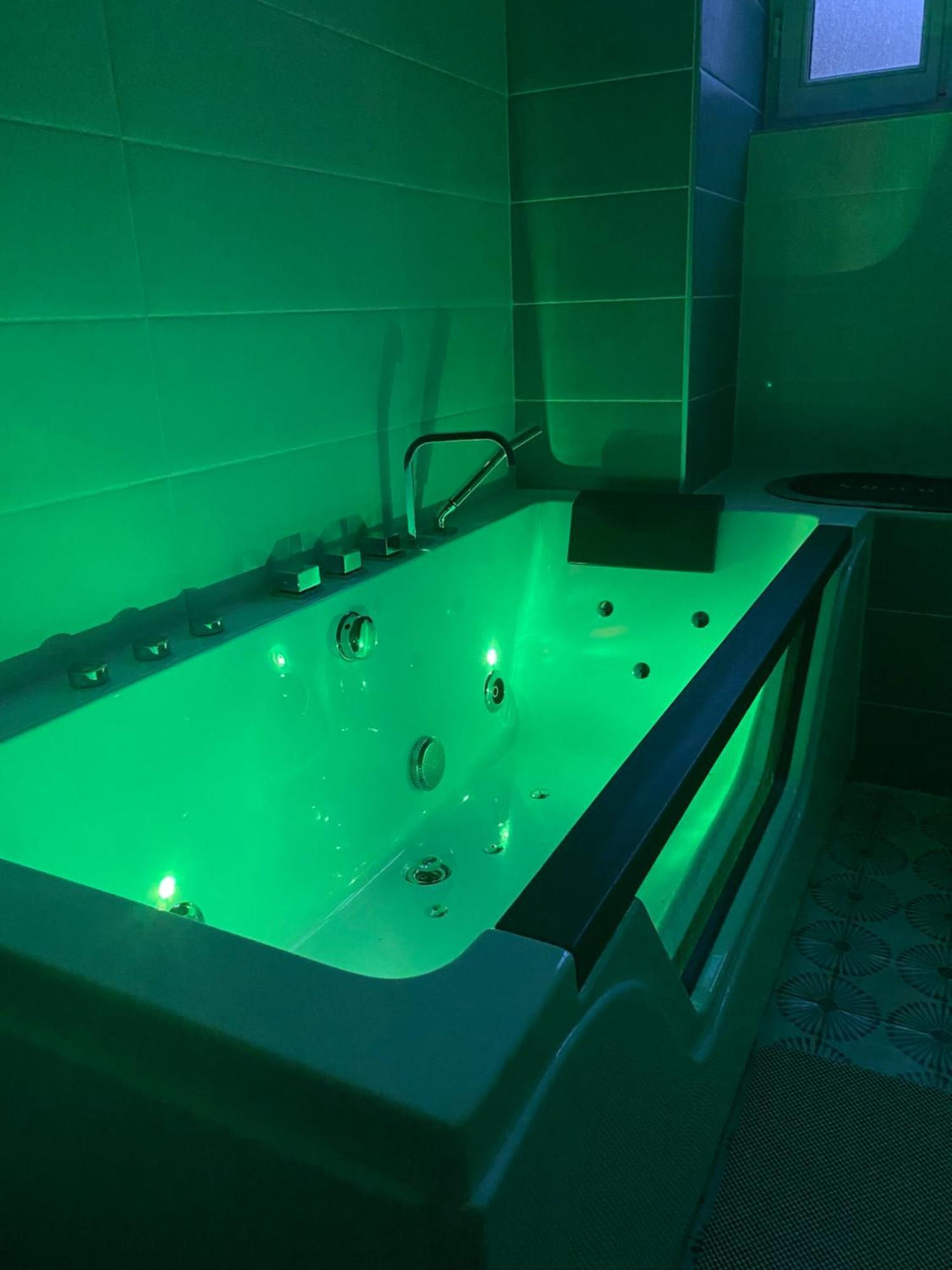 Au Bord Du Gave Apartment Laruns Bagian luar foto