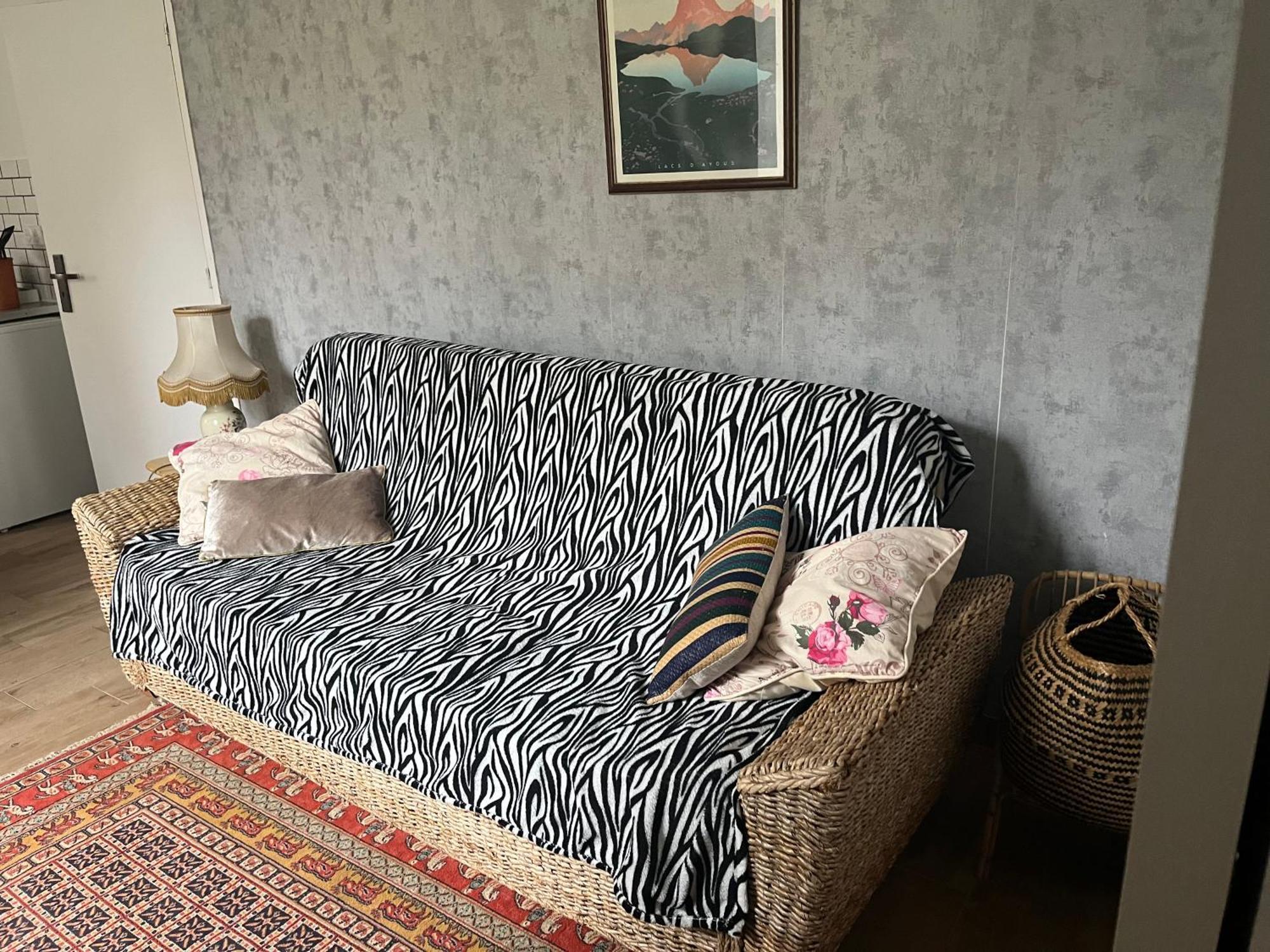 Au Bord Du Gave Apartment Laruns Bagian luar foto